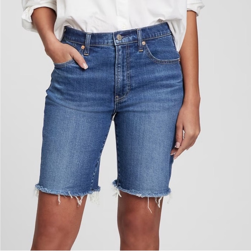 GAP - 9” Denim Bermuda Shorts - Medium Wash